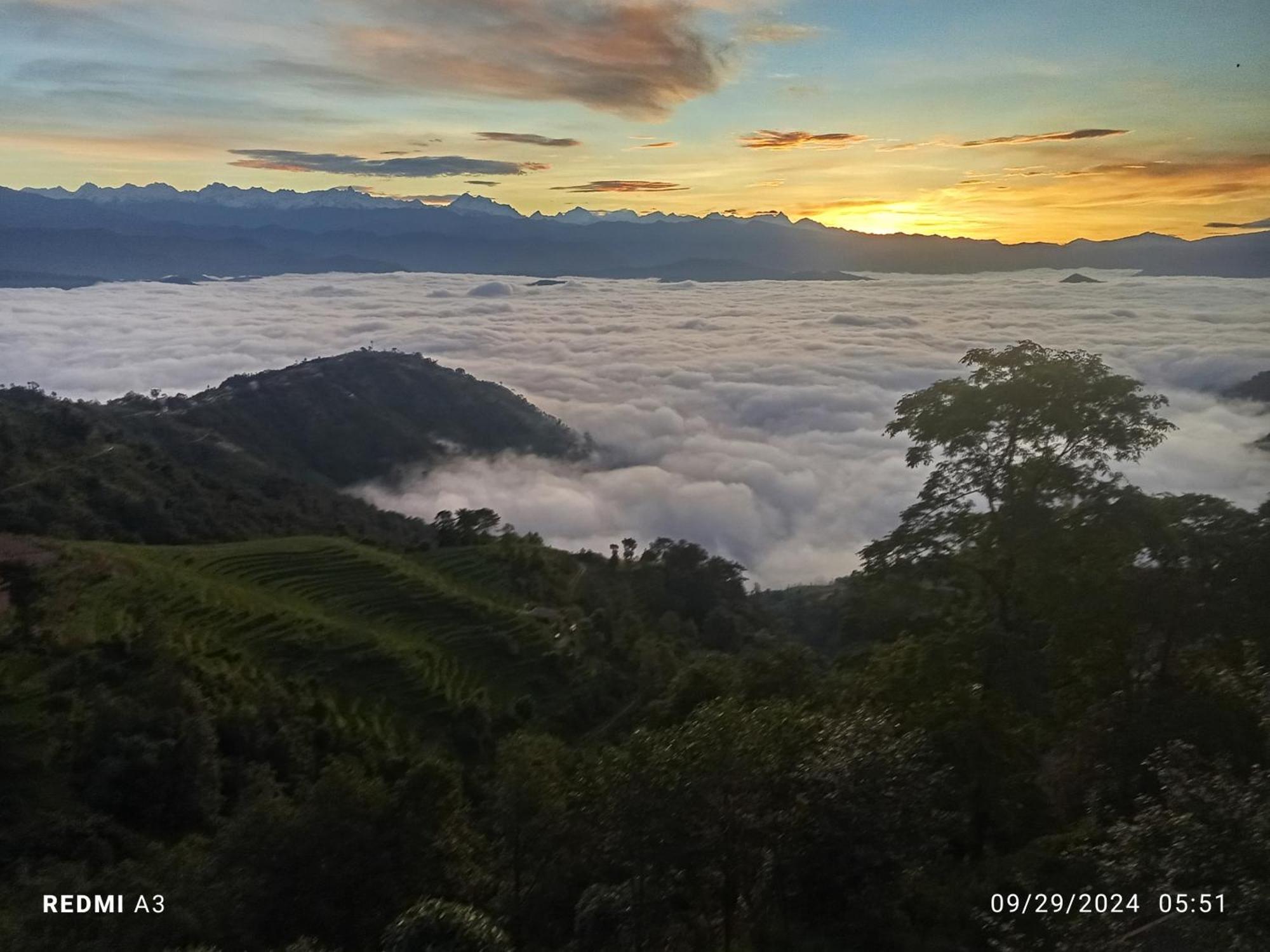 Unique Point Home Stay Nagarkot Exteriör bild